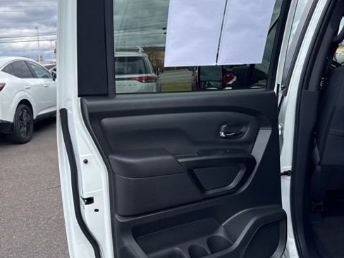 Certified 2024 Nissan Titan SV w/ SV Convenience Package image 16
