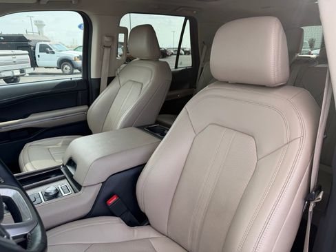 Used 2024 Ford Expedition Limited AWD/4WD image 14