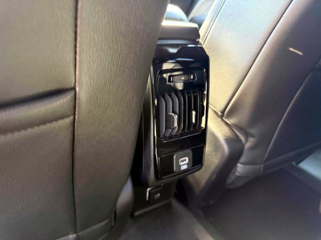 Used 2025 Jeep Compass Limited AWD/4WD image 13