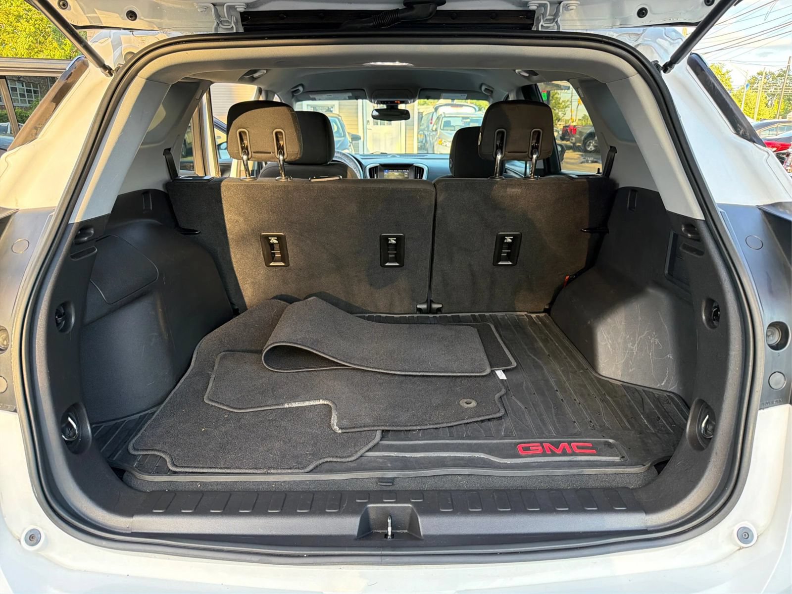 Used 2019 GMC Terrain SLE w/ Driver Convenience Package AWD/4WD image 11