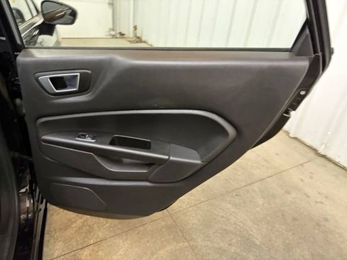 Used 2015 Ford Fiesta SE w/ Comfort Package FWD image 11
