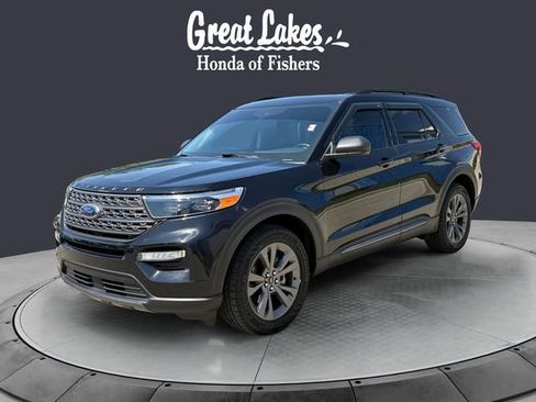 Used 2021 Ford Explorer XLT w/ Equipment Group 202A AWD/4WD image 2