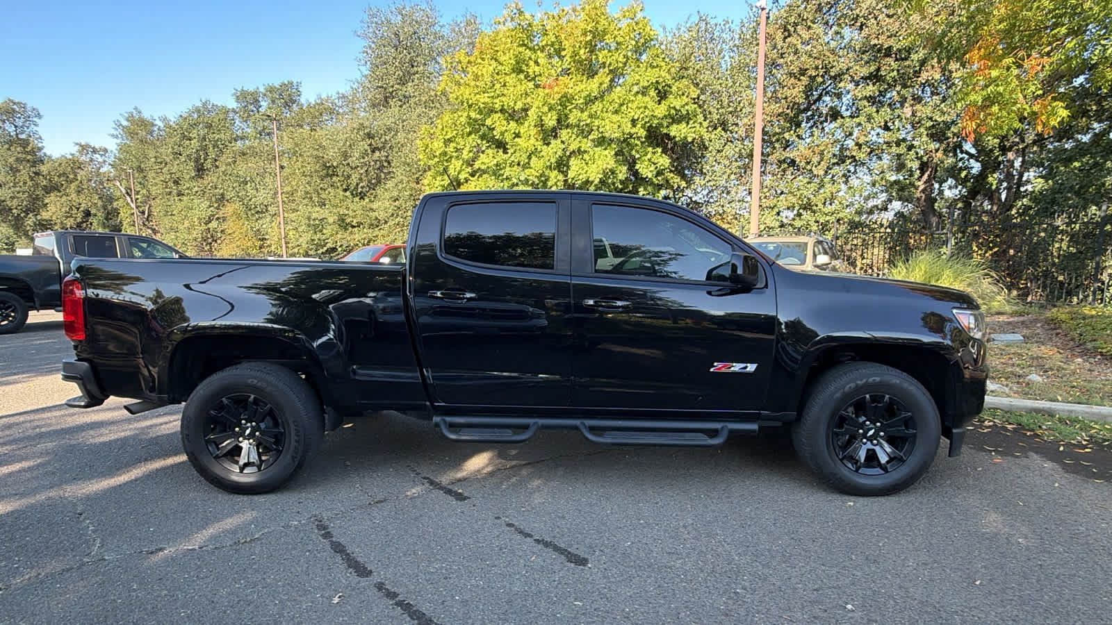 Used 2019 Chevrolet Colorado Z71 w/ Z71 Midnight Edition AWD/4WD image 4