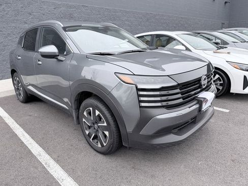 Certified 2025 Nissan Kicks SV w/ SV Premium Package image 3