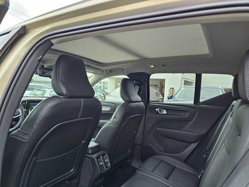 New 2025 Volvo XC40 B5 Plus w/ Climate Package image 20