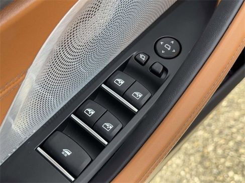 Used 2022 BMW M850i xDrive Convertible image 18