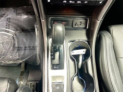 Used 2021 Subaru Ascent Limited w/ Popular Package #2 image 16