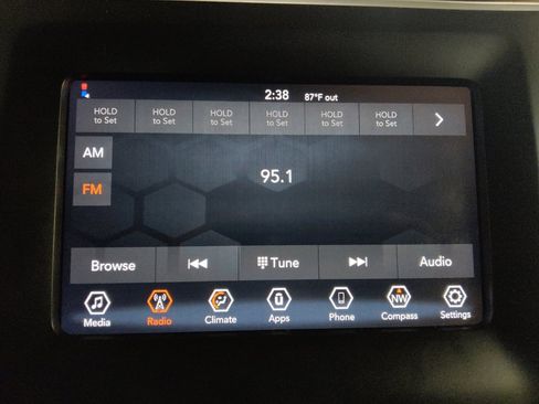 Used 2020 Jeep Cherokee Latitude image 25