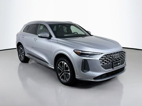 Used 2025 Audi Q5 Premium w/ Premium Plus AWD/4WD image 7