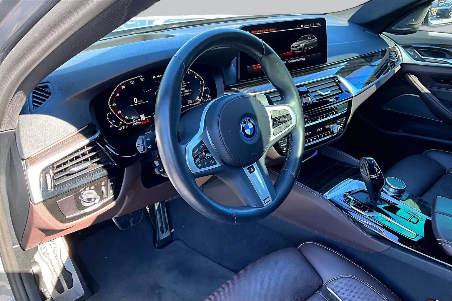 Used 2023 BMW 530e xDrive w/ Executive Package AWD/4WD image 18
