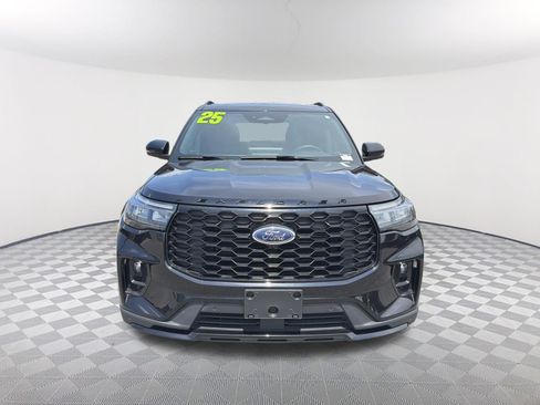 Used 2025 Ford Explorer ST-Line AWD/4WD image 2