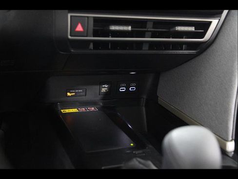 Used 2025 Toyota Camry LE w/ Convenience Package image 15