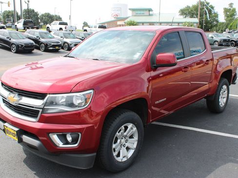 Used 2019 Chevrolet Colorado LT w/ LT Convenience Package AWD/4WD image 4