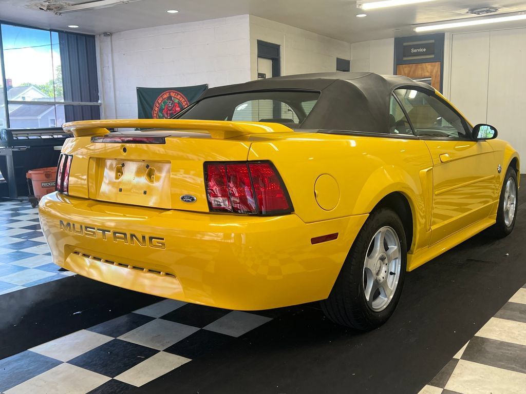 Used 2004 Ford Mustang Convertible RWD image 16