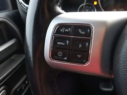 Used 2017 Jeep Wrangler Unlimited Rubicon image 41