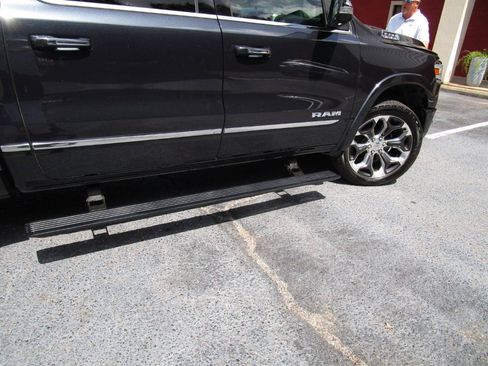 Used 2019 RAM 1500 Limited AWD/4WD image 38