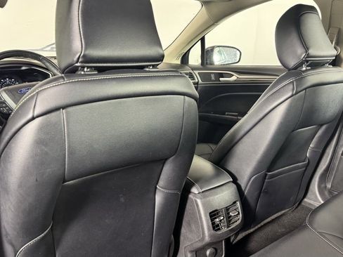Used 2020 Ford Fusion SEL FWD image 27