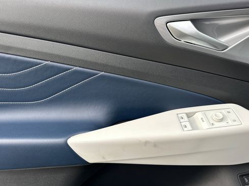 Used 2023 Volkswagen ID.4 Pro S image 10