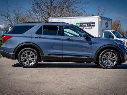 Used 2021 Ford Explorer XLT w/ Equipment Group 202A image 4