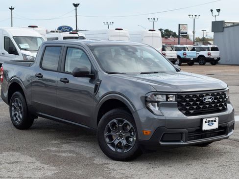 New 2026 Ford Maverick XLT image 3