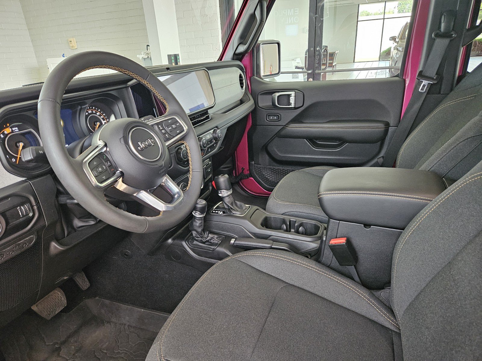 Used 2024 Jeep Wrangler Unlimited Sahara AWD/4WD image 8