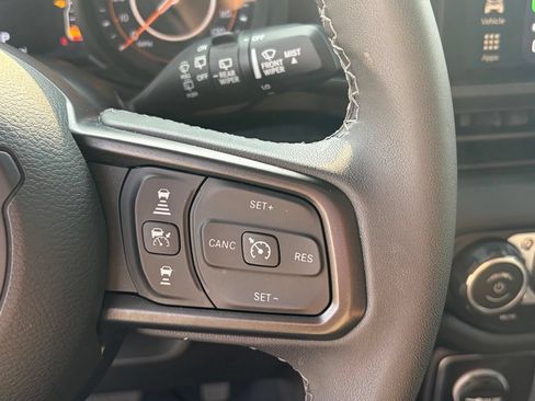 Used 2026 Jeep Wrangler Unlimited Rubicon AWD/4WD image 39