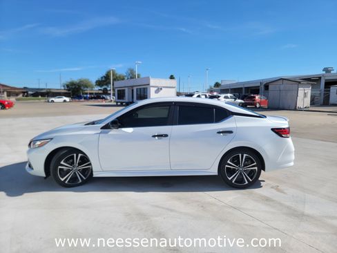 Used 2021 Nissan Sentra SR image 4