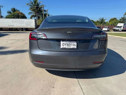 Used 2021 Tesla Model 3 Standard Range Plus image 4