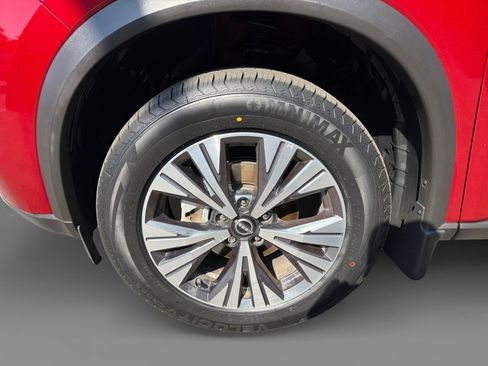 Used 2023 Nissan Rogue SV w/ SV Premium Package image 9