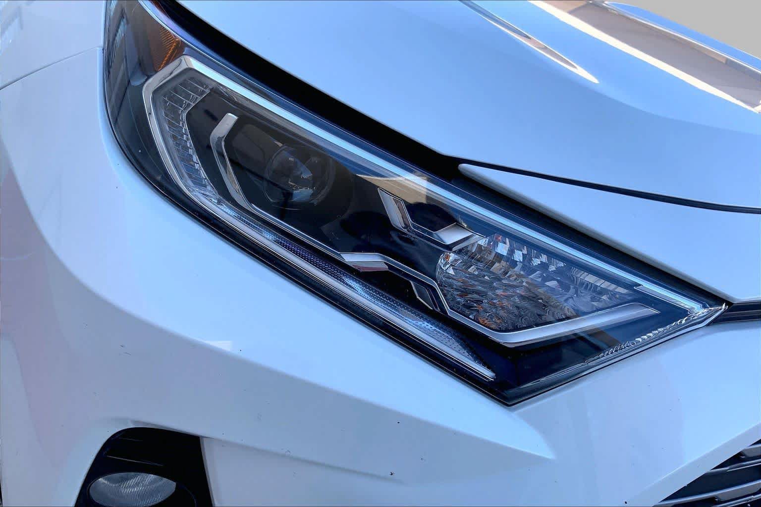 Used 2020 Toyota RAV4 XSE AWD/4WD image 27