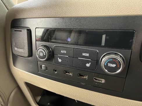 Used 2019 GMC Yukon XL SLT w/ Premium Edition AWD/4WD image 64