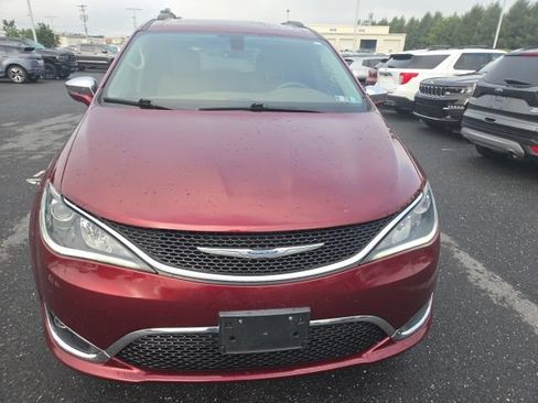 Used 2018 Chrysler Pacifica Limited FWD image 21