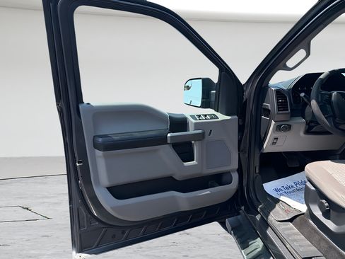 Used 2018 Ford F150 XLT w/ Trailer Tow Package AWD/4WD image 10