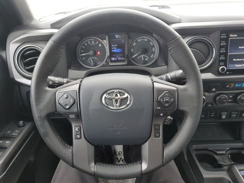 Used 2020 Toyota Tacoma TRD Sport image 14