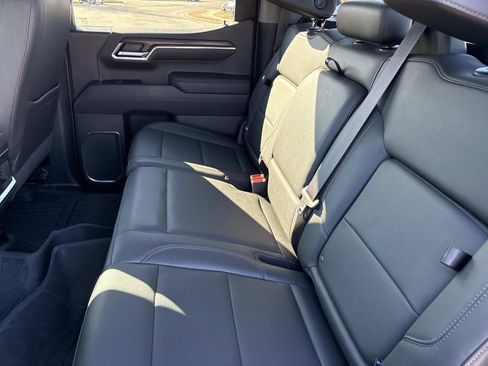 Used 2022 GMC Sierra 1500 SLT w/ SLT Premium Package image 31