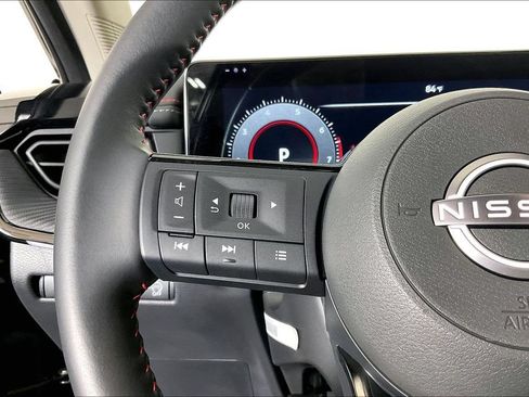 Certified 2025 Nissan Kicks SR FWD image 23