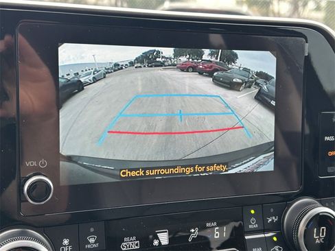 Used 2024 Toyota Highlander LE image 38