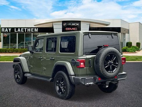 Used 2022 Jeep Wrangler Unlimited Sahara image 3