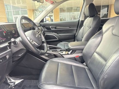 Used 2024 Kia Telluride S w/ S Sunroof Package image 8