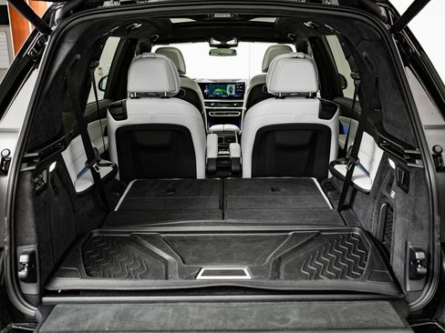 Used 2024 BMW X7 xDrive40i image 17