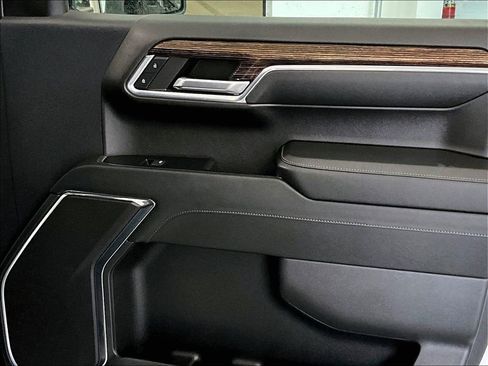 Used 2024 GMC Sierra 1500 Elevation image 12