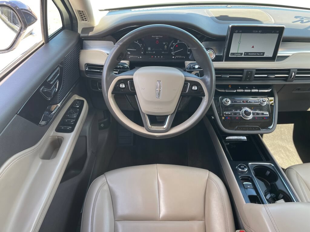 Used 2021 Lincoln Corsair AWD image 2