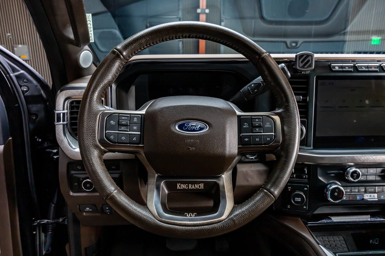 Used 2023 Ford F250 King Ranch w/ Chrome Package AWD/4WD image 18