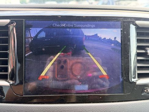 Used 2017 Chrysler Pacifica Touring FWD image 24