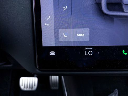 Used 2022 Tesla Model S image 23