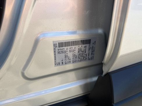 Used 2025 Nissan Rogue SV AWD/4WD image 29