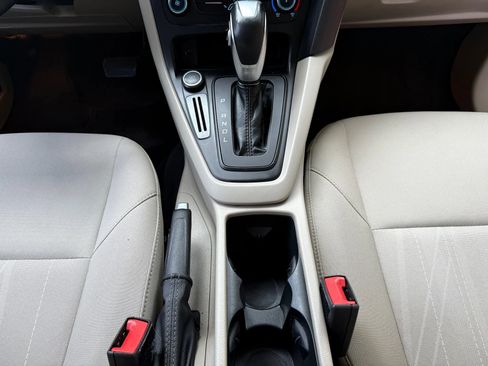 Used 2016 Ford Focus SE image 15