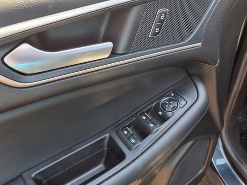 Used 2024 Ford Edge SEL image 12