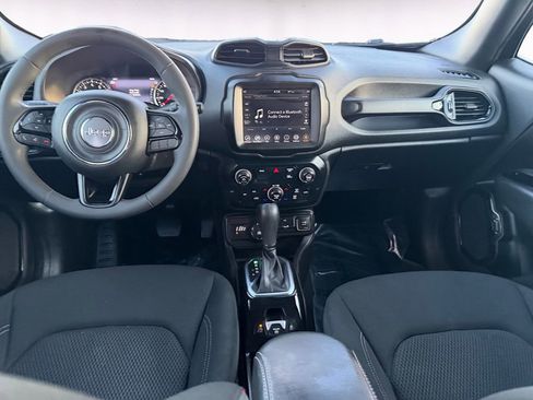 Used 2022 Jeep Renegade Altitude image 10