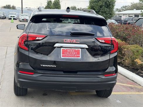 Used 2021 GMC Terrain SLE w/ Driver Convenience Package image 6